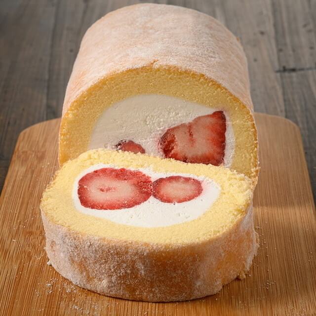 「新杵堂」福岡県産あまおうロールケーキ