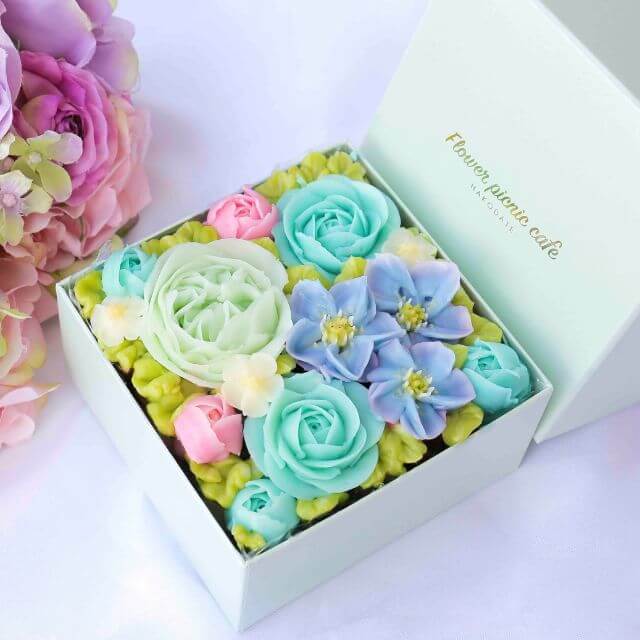 食べられるお花のボックスフラワーケーキ【Radiant Blue】