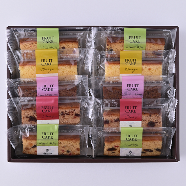 フルーツケーキ 入