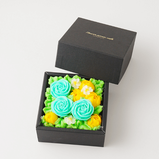 <ミニサイズ>食べられるお花のミニボックスフラワーケーキ【Mint Blue】